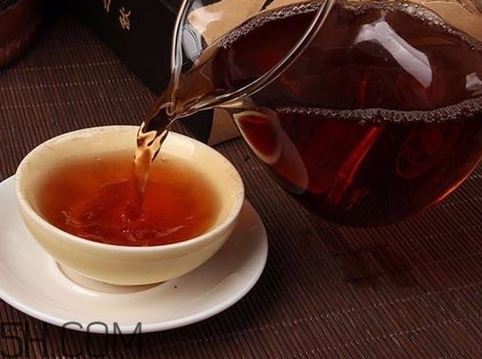 服用哪些藥物前后不能喝酒？為什么不能用茶葉水服藥