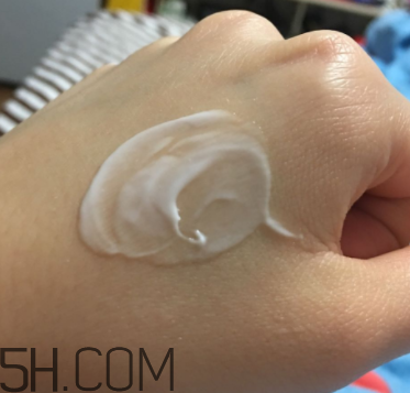 露得清身體乳怎么樣？露得清身體乳好用嗎？