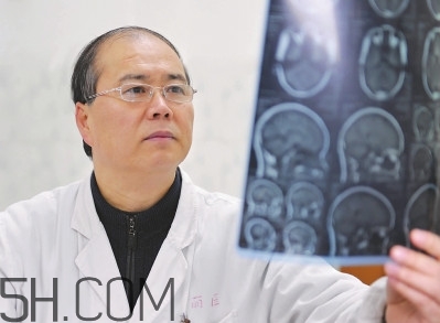 哪些原因可以導致腦死亡？腦死亡和植物人有什么區別