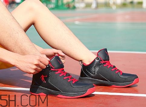 籃球鞋高幫好還是低幫好？籃球鞋高幫和低幫的區別