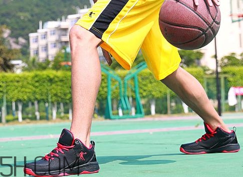 籃球鞋高幫好還是低幫好？籃球鞋高幫和低幫的區別