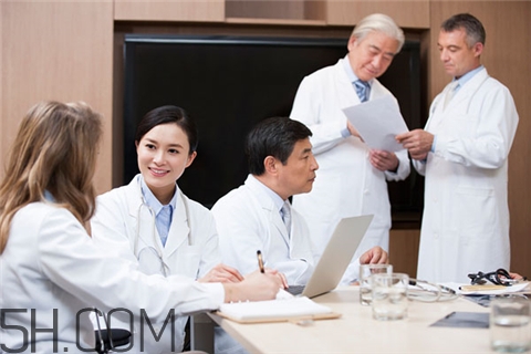 牙周炎跟腎虛有關系嗎？牙周炎跟上火有關系嗎？
