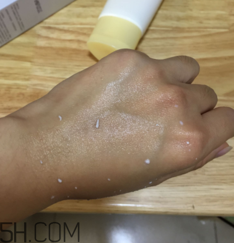 一葉子去角質素怎么樣？一葉子去角質素怎么用？
