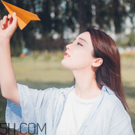 女人說(shuō)失眠暗示什么？女生說(shuō)失眠怎么回答