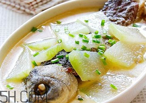 鯽魚湯發黑能喝嗎 鯽魚湯發黑是怎么回事