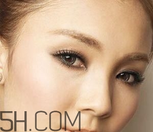 紋眉后需要多次補(bǔ)色嗎？哺乳期能紋眉嗎？