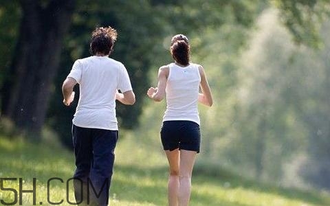 經(jīng)常慢跑的好處有哪些？慢跑減肥的正確方法是什么？