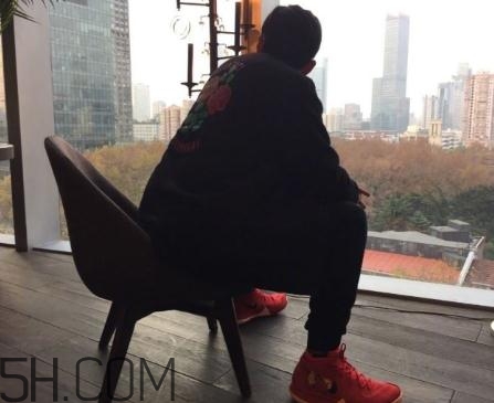nike kyrie 4 cny中國新年配色發售時間_多少錢？