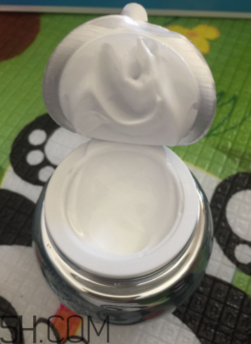 歐詩漫珍珠水光素顏霜含激素嗎？歐詩漫珍珠素顏霜刺激嗎