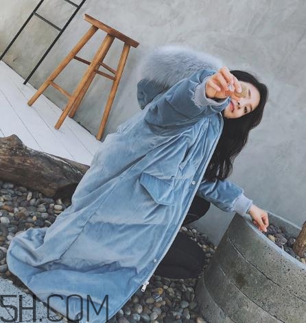 羽絨服面料錦綸和聚酯纖維哪個好？羽絨服軟的好還是硬的好？