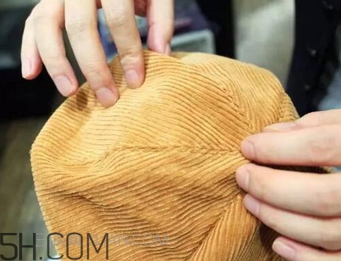 貝雷帽怎么戴不容易掉？三種方法技巧
