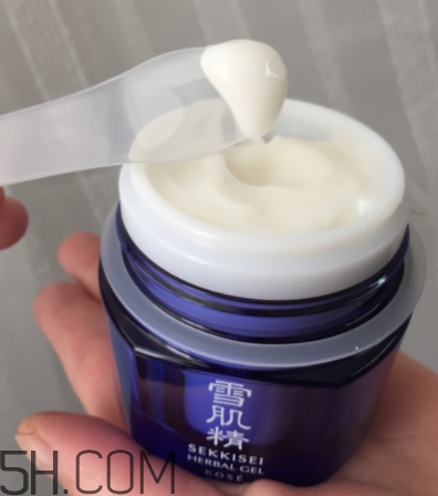 雪肌精菁華凝霜什么成分？有什么功效？