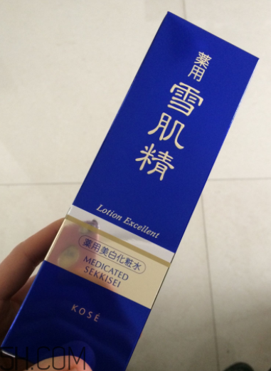 雪肌精優純菁華水是爽膚水嗎？有什么功效？