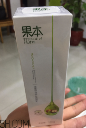 詩(shī)婷露雅堅(jiān)果潔面乳有泡沫嗎？適合油皮嗎？