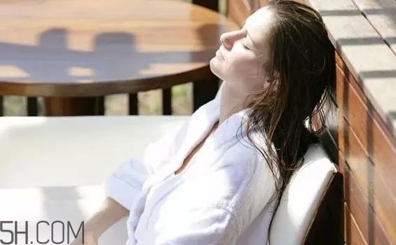 女性月經初潮不能吃什么水果？月經初潮后補什么？
