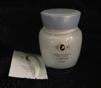 片仔癀珍珠膏夏天能用嗎？會不會很油？