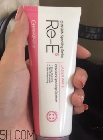 瓷肌晶透雪肌潔面乳可以卸妝嗎？清潔力如何？