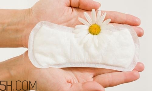 女人如何正確的使用衛生巾？衛生巾清涼好不好？