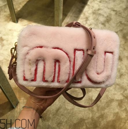 miumiu包包一般多少錢？這么仙的包包千萬別錯過
