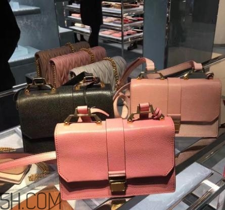 miumiu包包一般多少錢？這么仙的包包千萬別錯過