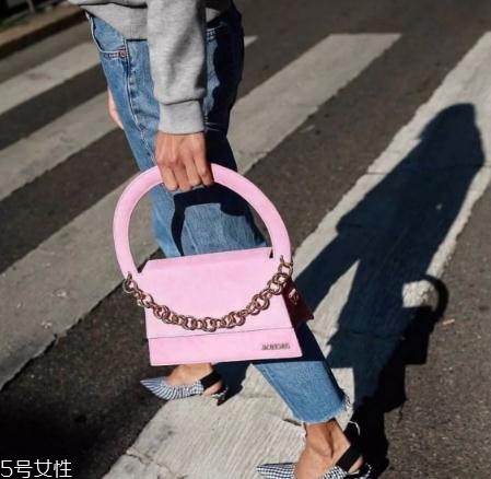jacquemus包包在哪買(mǎi)？一款自帶有趣靈魂的包包