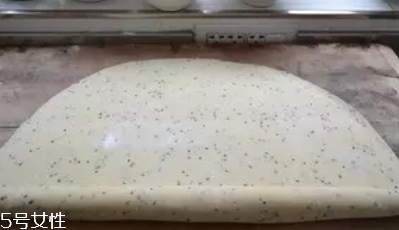 ?炸麻葉用什么水和面？面粉還是淀粉還是木薯粉