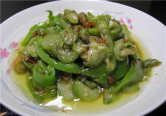 絲瓜的土腥味怎么去除？絲瓜切后不變色小技巧