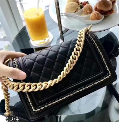 香奈兒包包價格是多少？每個女人都必備的經典款