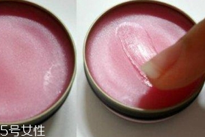潤唇膏怎么保持衛生？用前先洗手洗臉