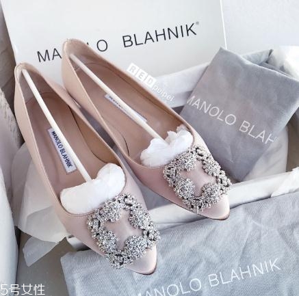 manolo blahnik是哪個國家的牌子？女星們的紅毯指定用鞋