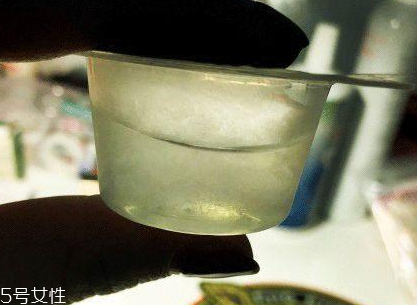 化妝品凍僵了還有效果嗎？美白產品別用了