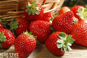 喉嚨痛可以吃草莓嗎？并沒有什么大礙