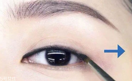 新手適合眼線液還是眼線筆？史上最全眼線誤區(qū)