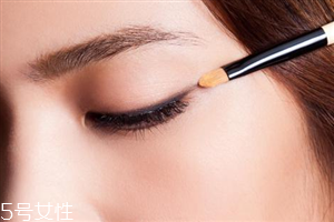 眼線怎么不暈妝？睫毛膏和眼線的正確畫法