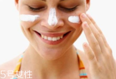 水包油防曬與油包水防曬哪個更好？各有各的優點