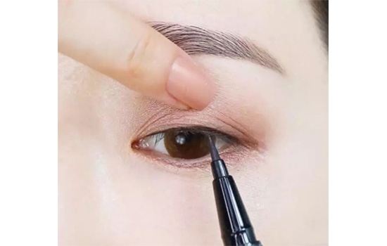 豆沙色眼妝怎么畫？超受歡迎的空氣眼妝畫法
