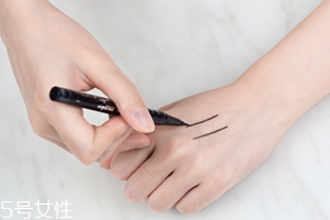 眼線(xiàn)筆多少錢(qián)一支？看看大熱的眼線(xiàn)筆價(jià)格