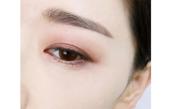 豆沙色眼妝怎么畫？超受歡迎的空氣眼妝畫法