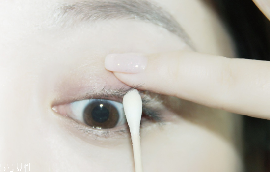 豆沙色眼妝怎么畫？超受歡迎的空氣眼妝畫法