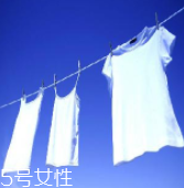 內褲和襪子一起洗會有哪些危害？分情況對待