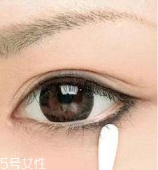 眼線液筆不出水怎么辦？畫眼線的常見誤區