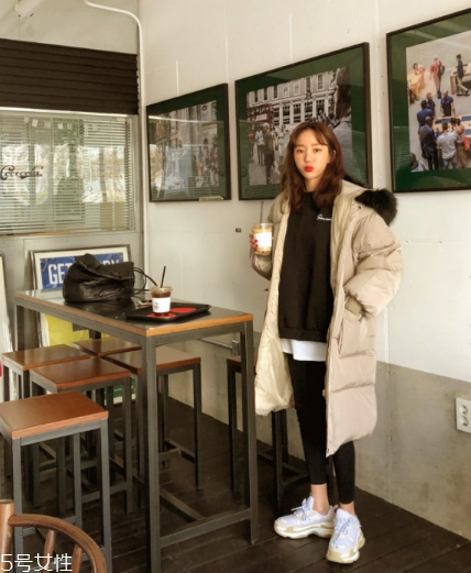 卡其色棉服怎么搭配？盡顯冬日氣質范兒