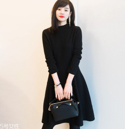 怎么穿衣服有女人味？跟著她學(xué)就對(duì)了