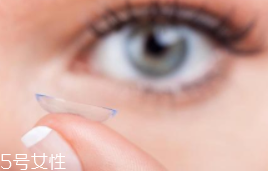 軟性隱形眼鏡人人都能戴嗎？糖友不能戴