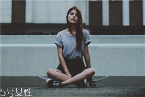 2018流行什么款式板鞋？超火的板鞋款式大盤點