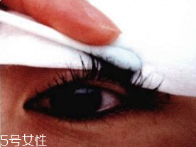 睫毛訂書(shū)機(jī)是什么？這十款睫毛膏讓你輕松放大雙眼