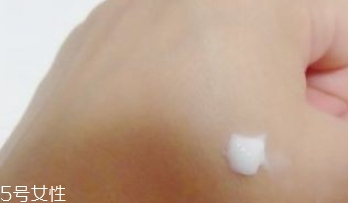 紀(jì)梵希水漾活妍面霜好用嗎？冰淇淋質(zhì)地的面霜評(píng)測