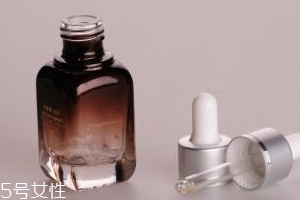 精華液用量越多越好嗎？10款精華提升美肌度