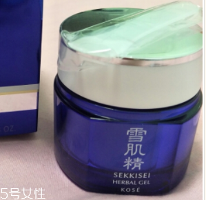 精華液用量越多越好嗎？10款精華提升美肌度