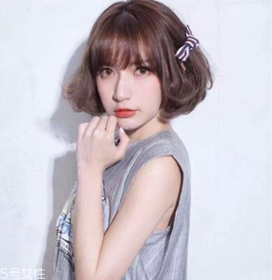 短發卷發怎么弄好看？裴秀智發型同款get